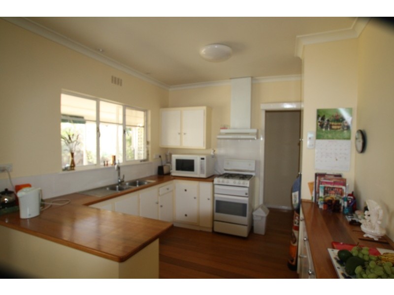 8 Woods Street, Kennington VIC 3550