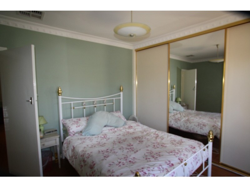 8 Woods Street, Kennington VIC 3550