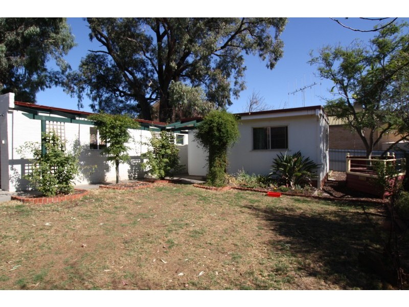 8 Woods Street, Kennington VIC 3550