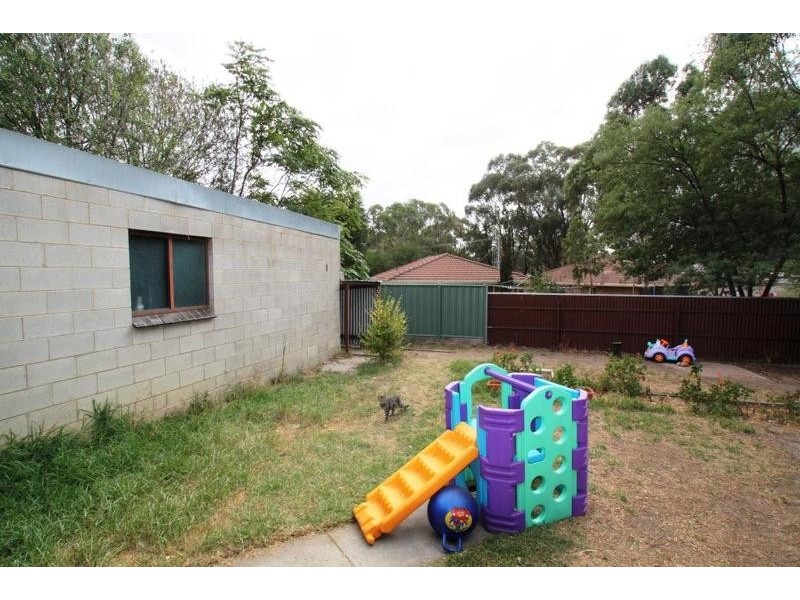 17 Truscott Avenue, California Gully VIC 3556