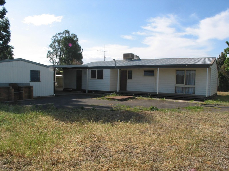 10 Pine Grove, Goornong VIC 3557