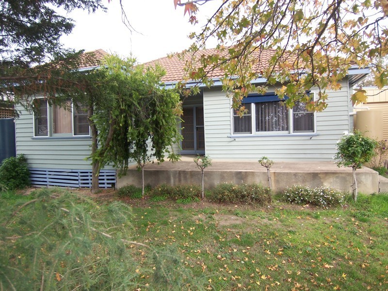 35 Wesley Street, Kangaroo Flat VIC 3555