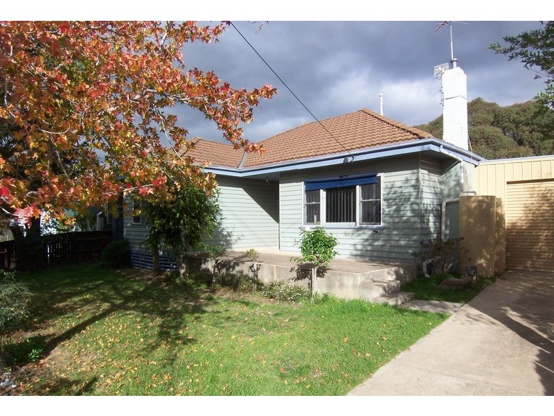 35 Wesley Street, Kangaroo Flat VIC 3555