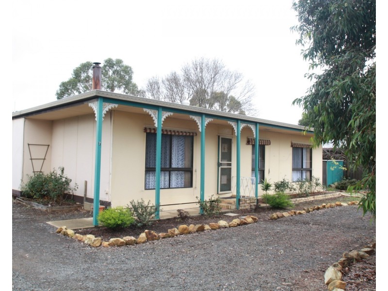 7 Pine Grove, Goornong VIC 3557