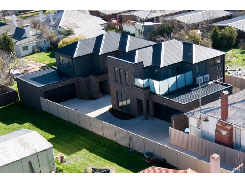 2/10 Neale Street, Kennington VIC 3550