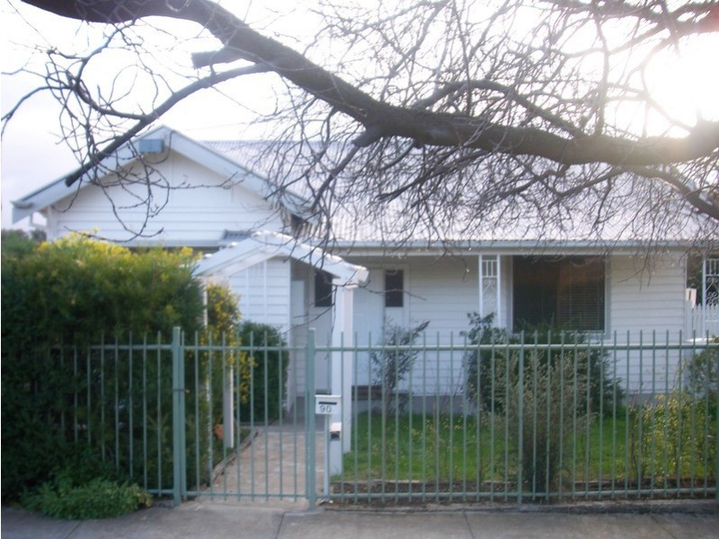 90 Sommerville Street, Flora Hill VIC 3550