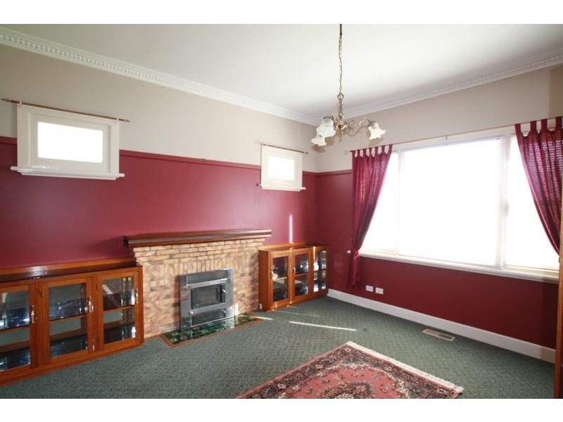 1 Hamlet Street, Quarry Hill VIC 3550