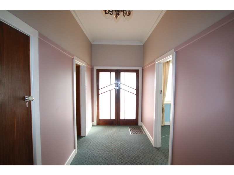 1 Hamlet Street, Quarry Hill VIC 3550