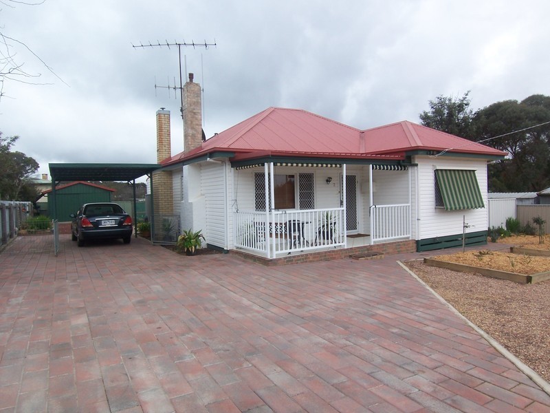 2 Woolcock Avenue, Kangaroo Flat VIC 3555
