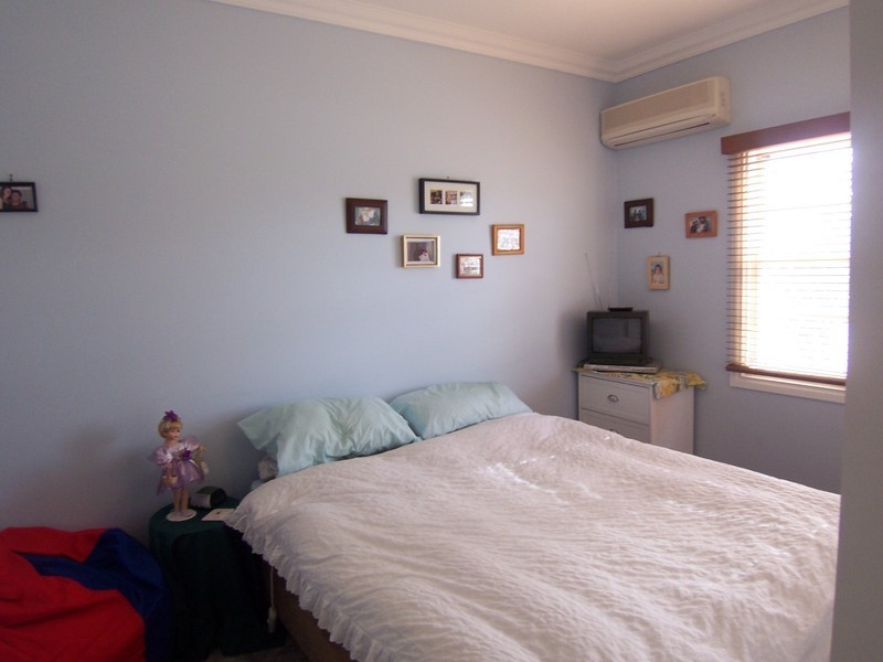 2 Woolcock Avenue, Kangaroo Flat VIC 3555