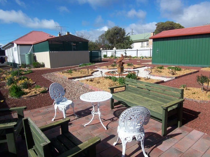 2 Woolcock Avenue, Kangaroo Flat VIC 3555