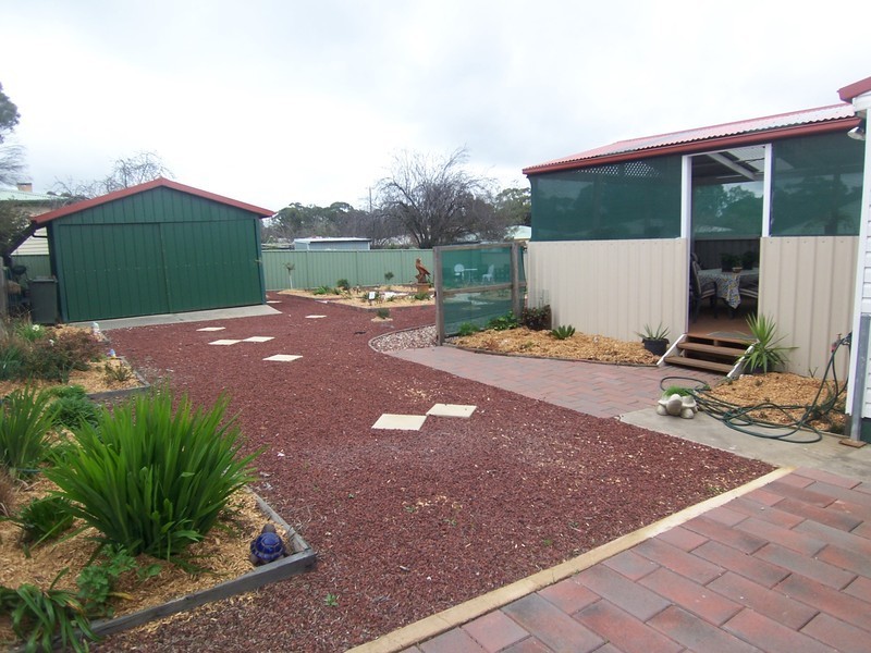 2 Woolcock Avenue, Kangaroo Flat VIC 3555
