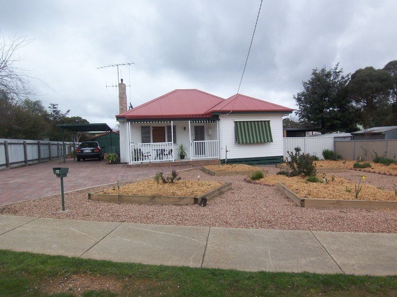 2 Woolcock Avenue, Kangaroo Flat VIC 3555