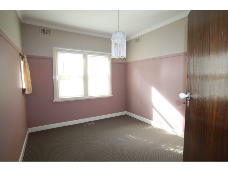 1 Hamlet Street, Quarry Hill VIC 3550