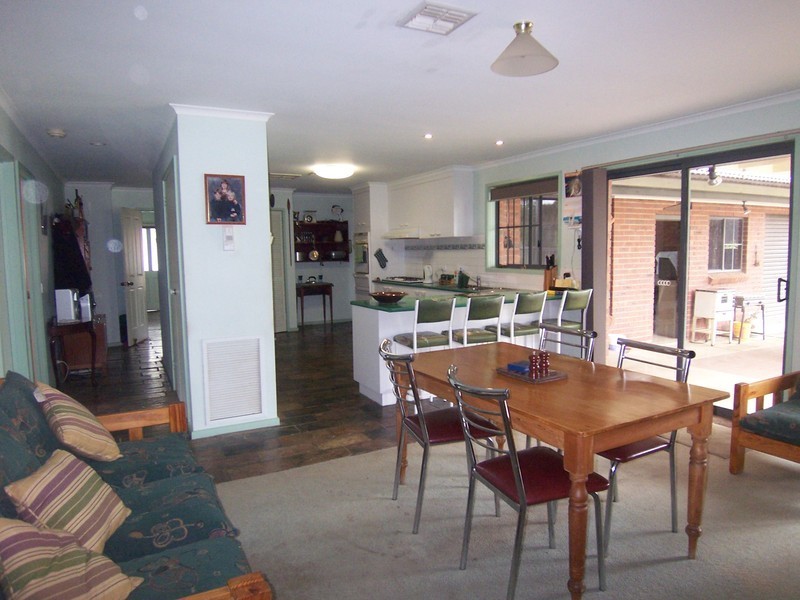 33 Gallway Drive, Eaglehawk VIC 3556