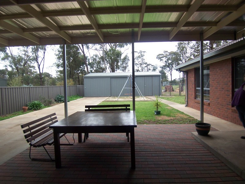 33 Gallway Drive, Eaglehawk VIC 3556