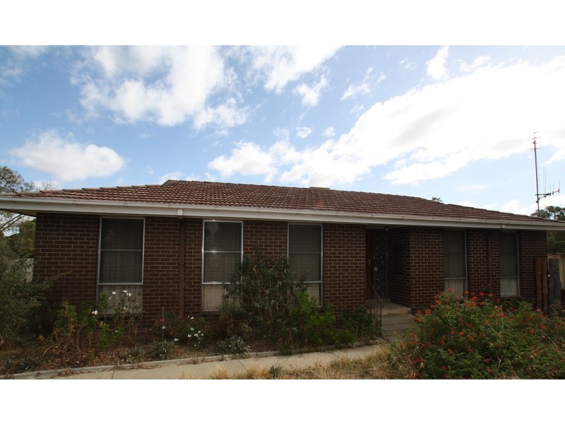 17 Truscott Avenue, California Gully VIC 3556