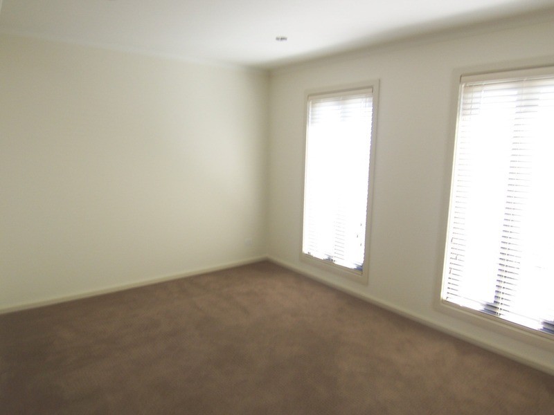 4/50 Race Street, Flora Hill VIC 3550