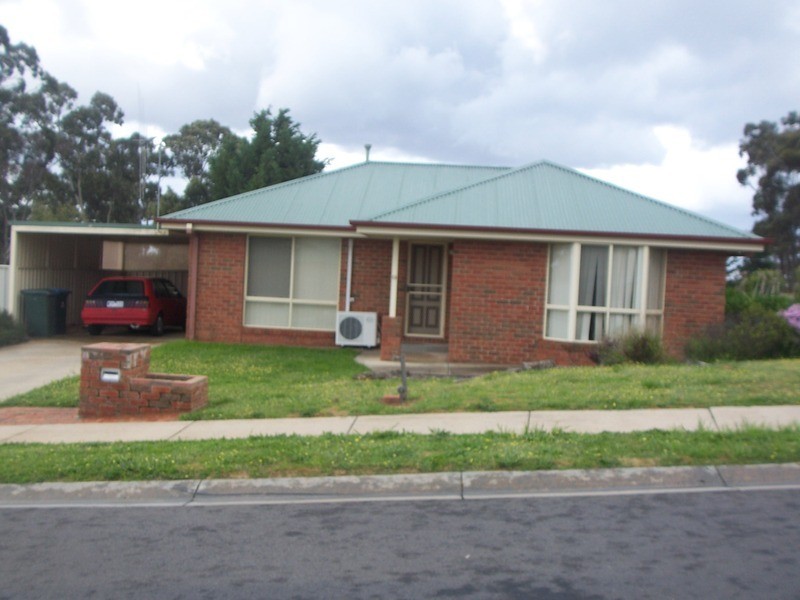 13 Diamond Court, Kangaroo Flat VIC 3555