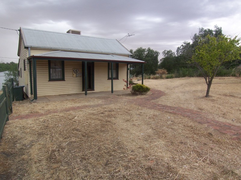 8 Honeysuckle Street, Eaglehawk VIC 3556