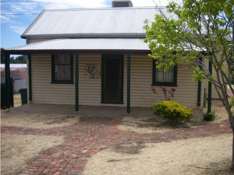 8 Honeysuckle Street, Eaglehawk VIC 3556