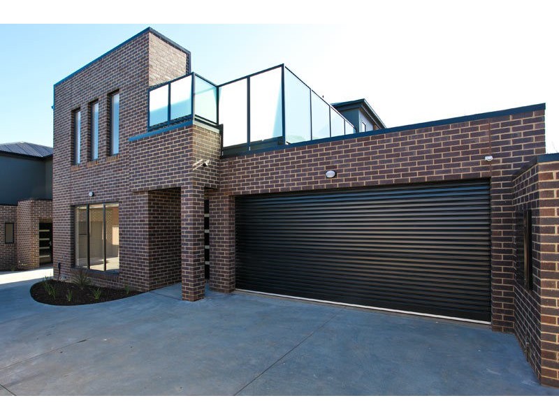 1/10 Neale Street, Kennington VIC 3550