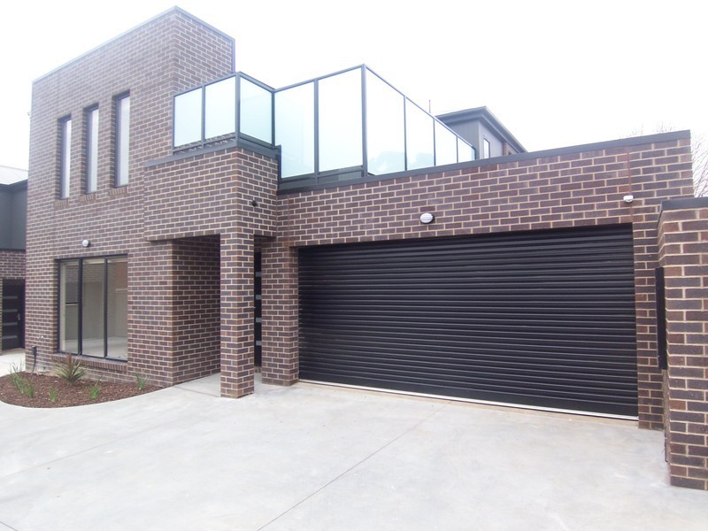 2/10 Neale Street, Kennington VIC 3550