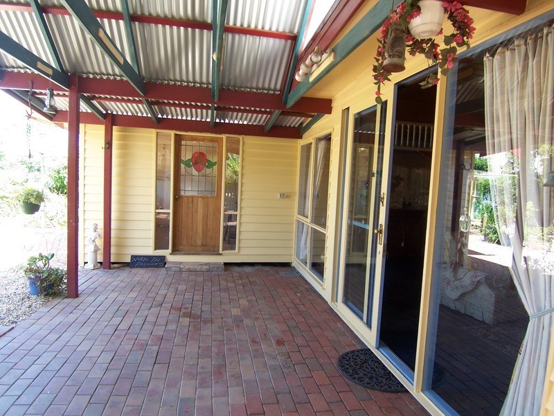 11 Church Street, Eaglehawk VIC 3556