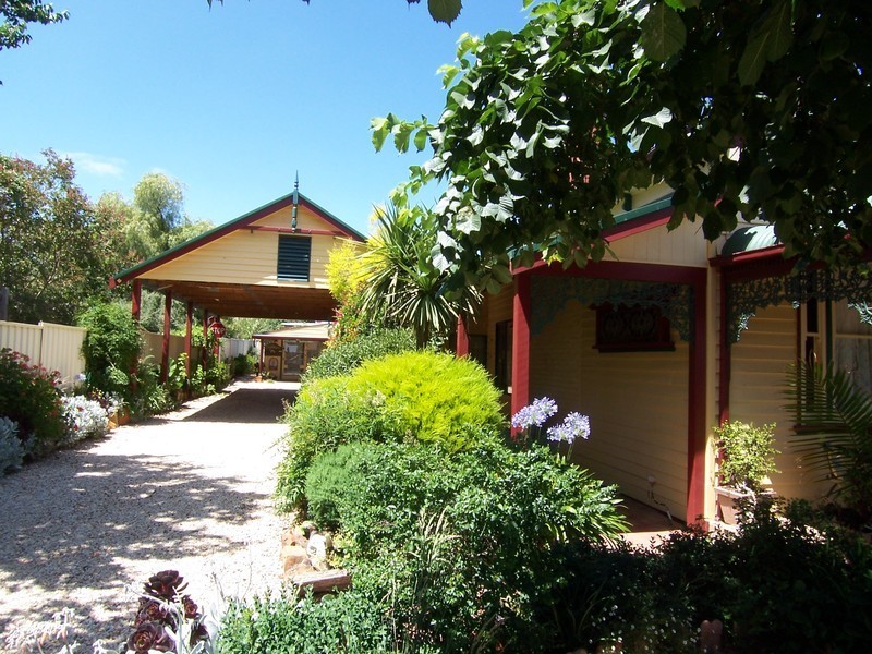 11 Church Street, Eaglehawk VIC 3556