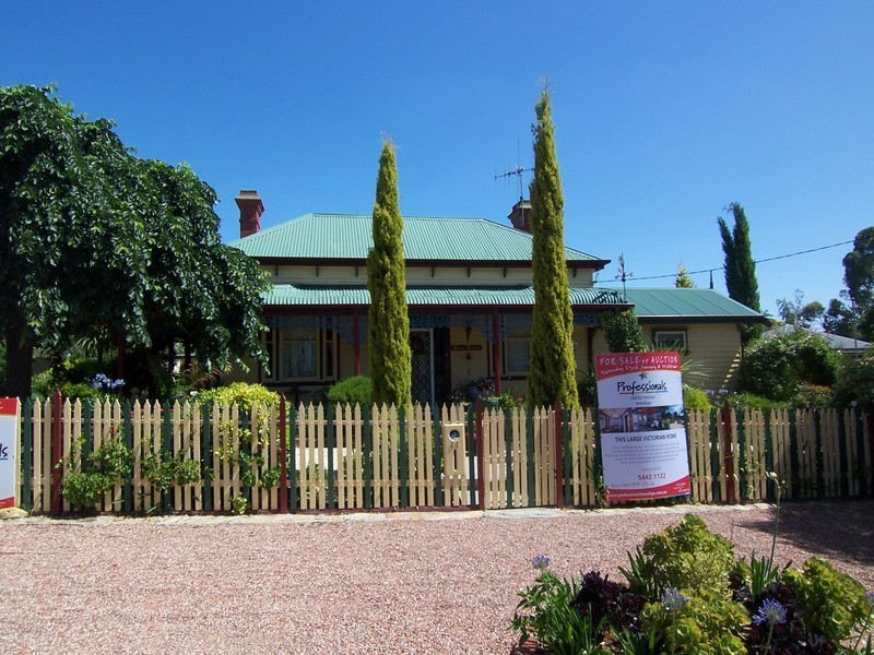 11 Church Street, Eaglehawk VIC 3556