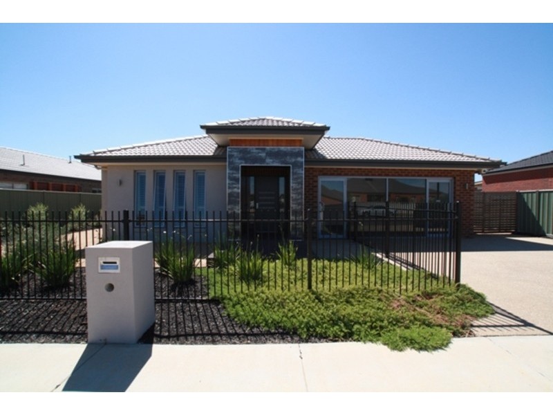 200 Station Street, Epsom VIC 3551