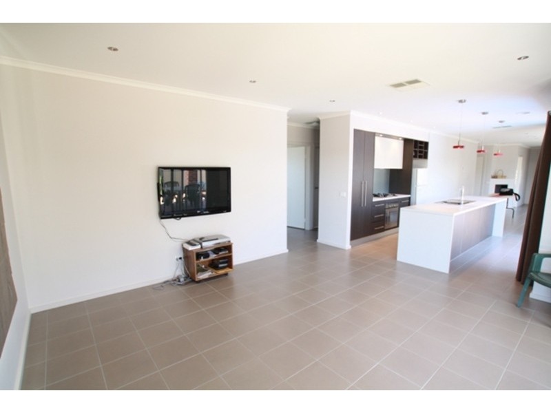 200 Station Street, Epsom VIC 3551