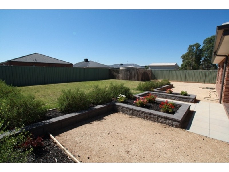 200 Station Street, Epsom VIC 3551