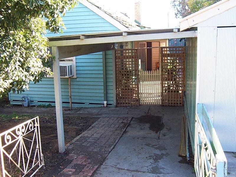 33 Russell Street, Quarry Hill VIC 3550