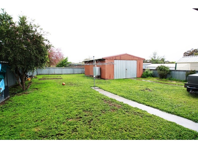 17 Hunter Avenue, California Gully VIC 3556