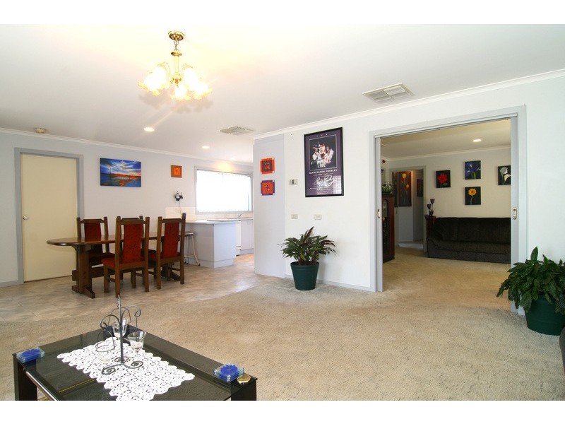 6 Pauline Court, Kangaroo Flat VIC 3555