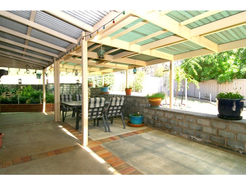 6 Pauline Court, Kangaroo Flat VIC 3555