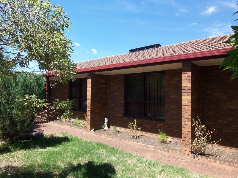 32 Pine Grove, Goornong VIC 3557