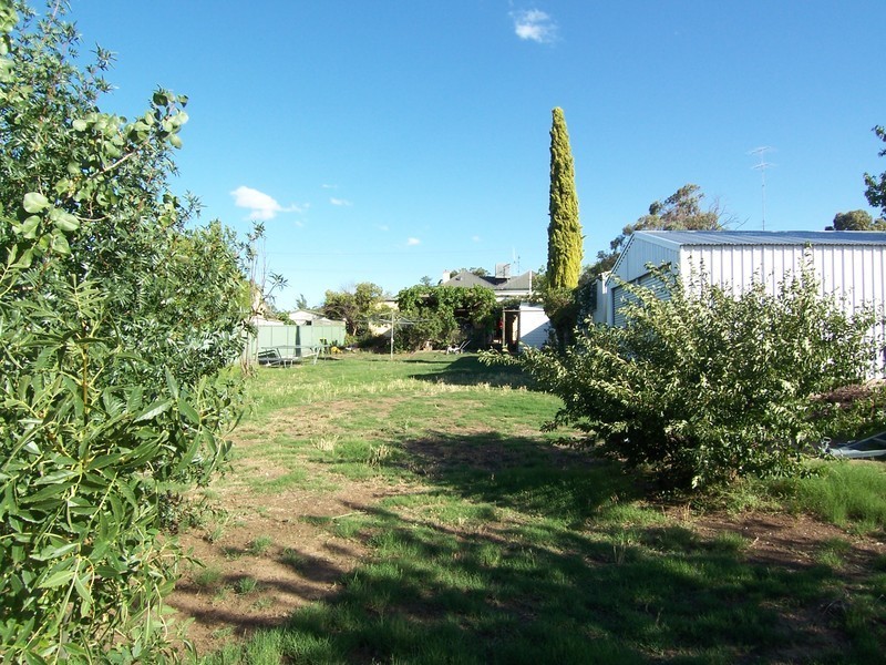 18 Taylor Street, California Gully VIC 3556