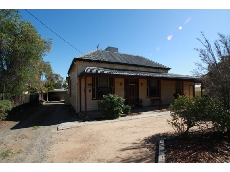 18 Taylor Street, California Gully VIC 3556