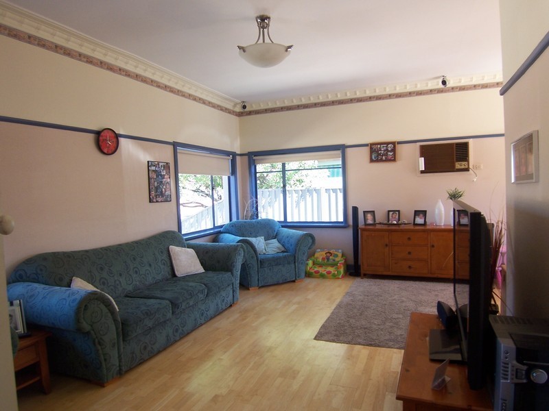 8 Margaret Crescent, Flora Hill VIC 3550