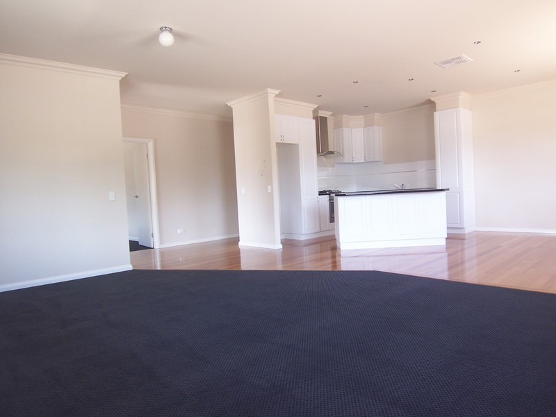 28 Glenelg Drive, Maiden Gully VIC 3551