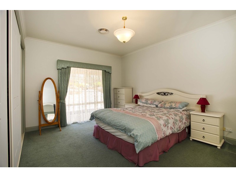 12 Timbertop Rise, Maiden Gully VIC 3551