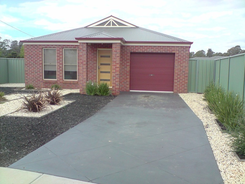 182 Myrtle Road, Epsom VIC 3551