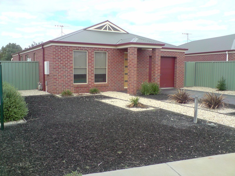 182 Myrtle Road, Epsom VIC 3551