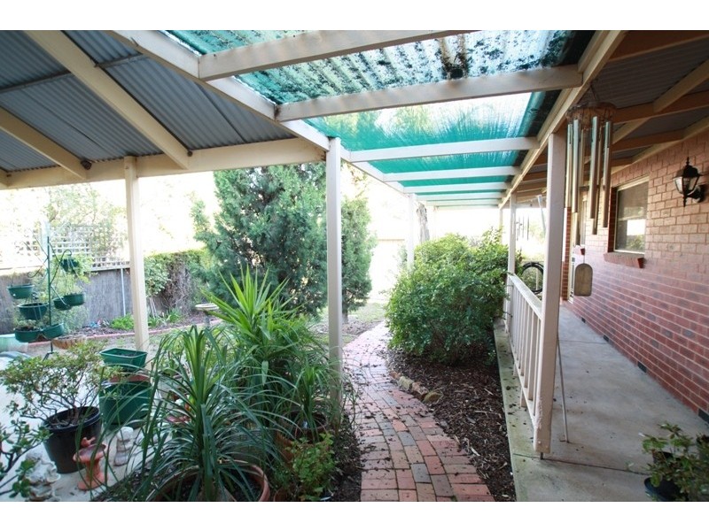 8 Sherman Crescent, Spring Gully VIC 3550