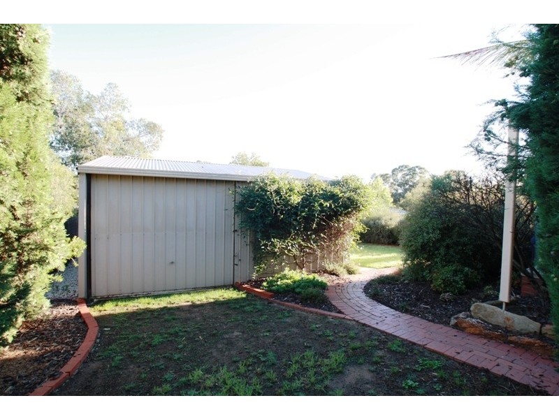 8 Sherman Crescent, Spring Gully VIC 3550