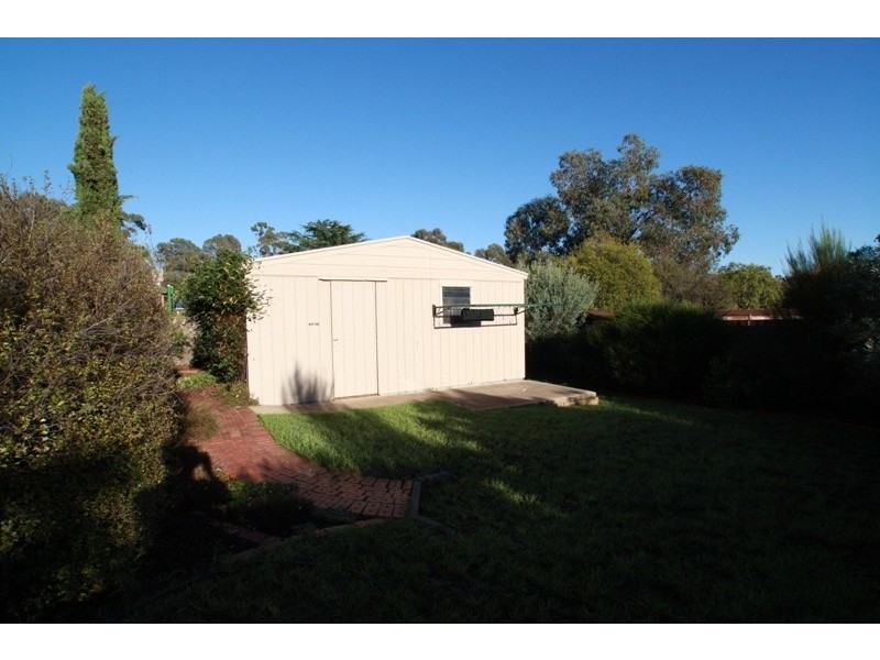8 Sherman Crescent, Spring Gully VIC 3550