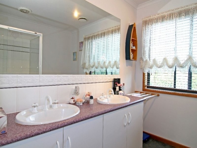 149 Edwards Rd, Kennington VIC 3550