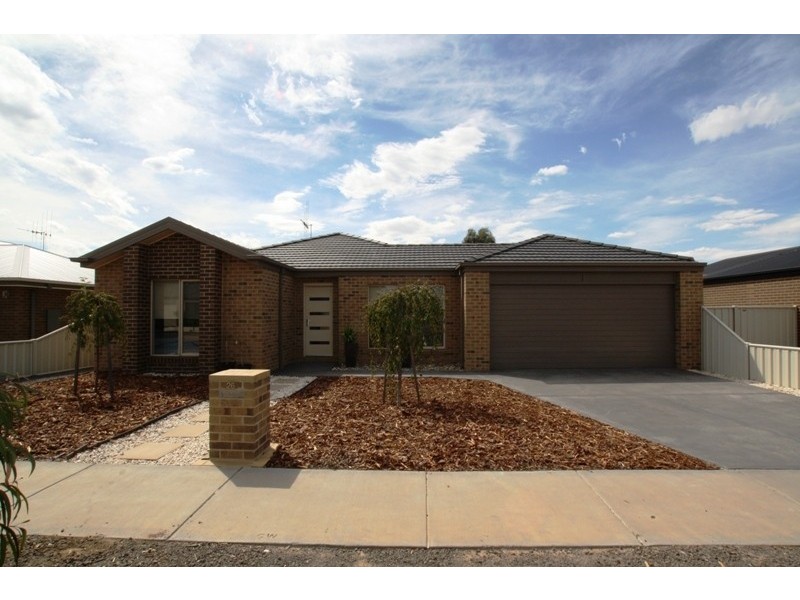 26 Cooba Drive, Epsom VIC 3551